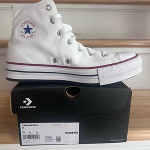 Converse Hightop Shoes. Big Kid size 7. White.